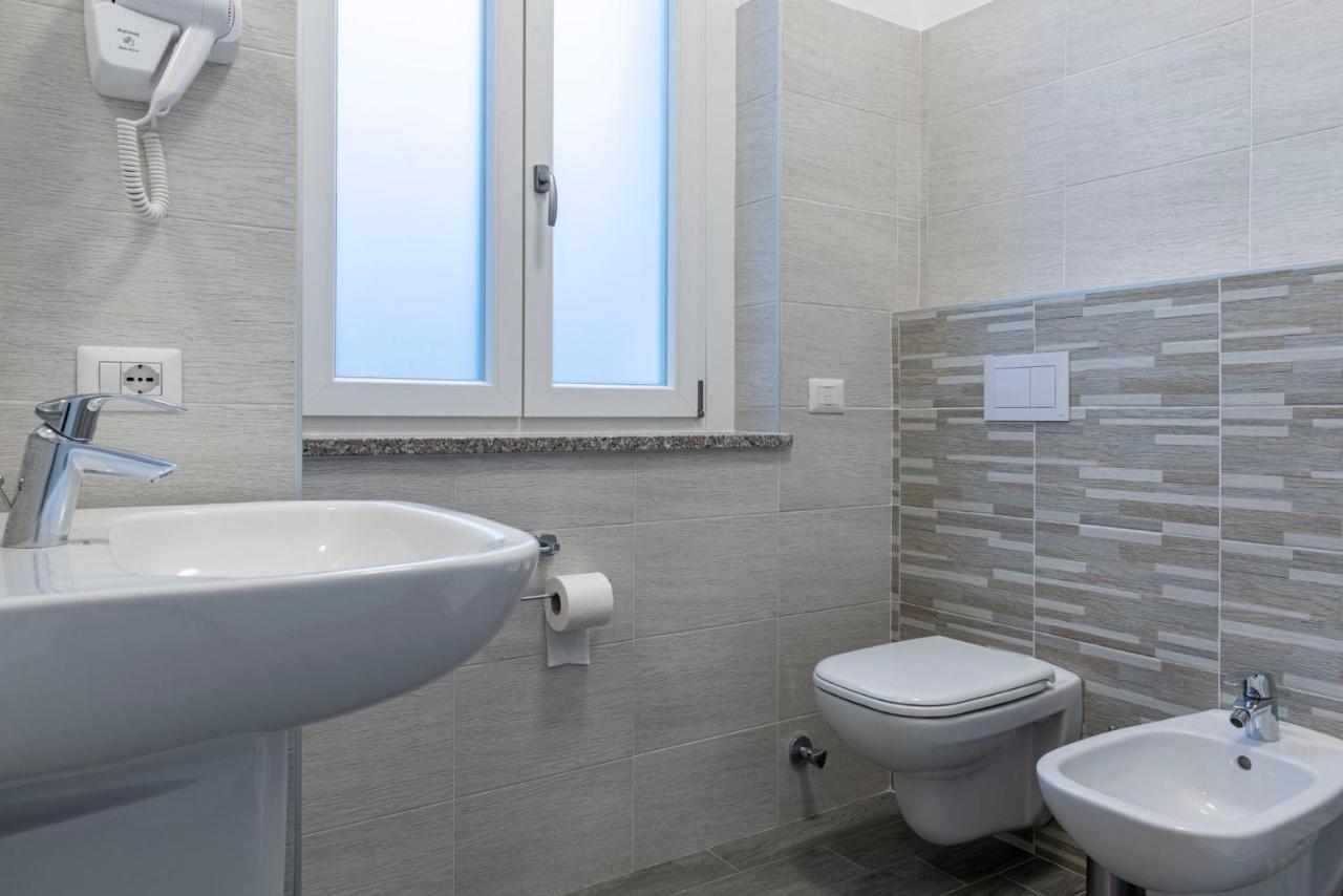 Leader Apartment 4 - Monzino - Hockey Msg Arena - Linate - ミラノ エクステリア 写真