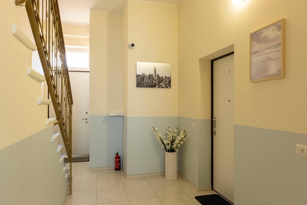 Leader Apartment 4 - Monzino - Hockey Msg Arena - Linate - ミラノ エクステリア 写真